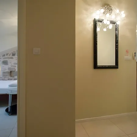 Apartman Tin *