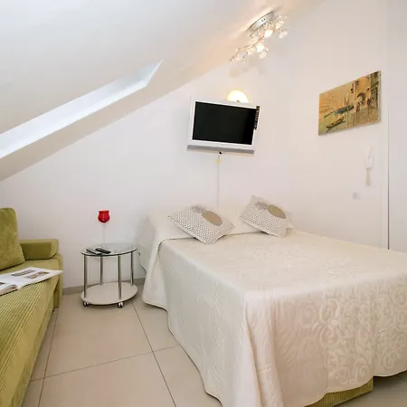 Apartman Tin *