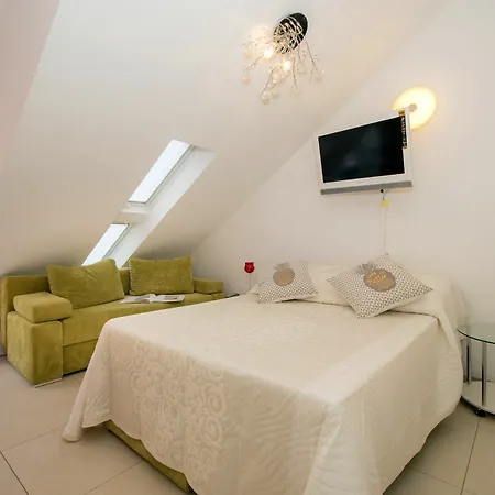 Apartman Tin *