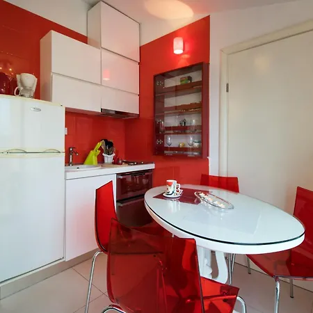 Tin Διαμέρισμα Σπλιτ