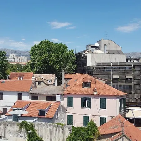 Tin Διαμέρισμα *
