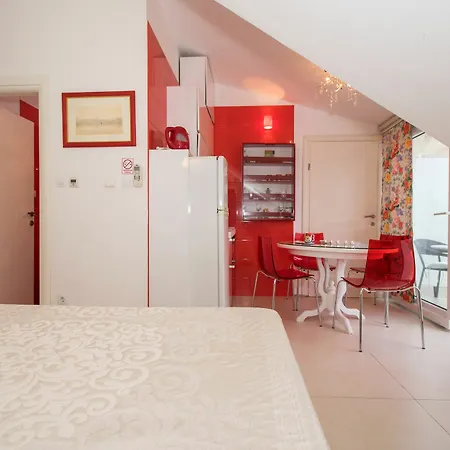 Tin Apartment